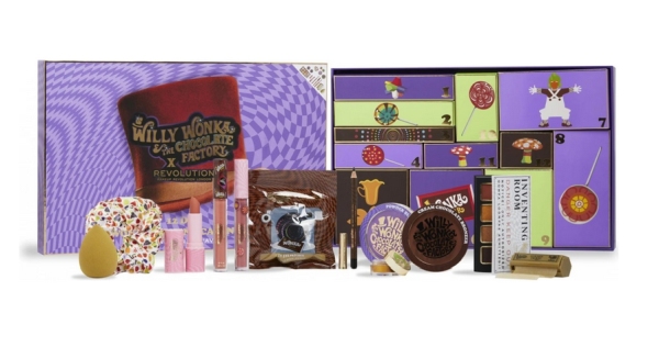 Adventní kalendář s kosmetikou Revolution.